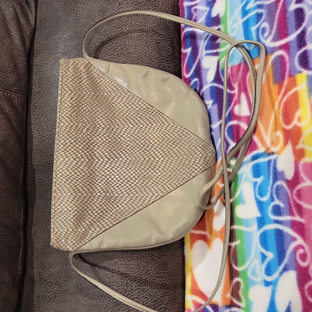 Vintage Leather Cassidy Crossbody Bag